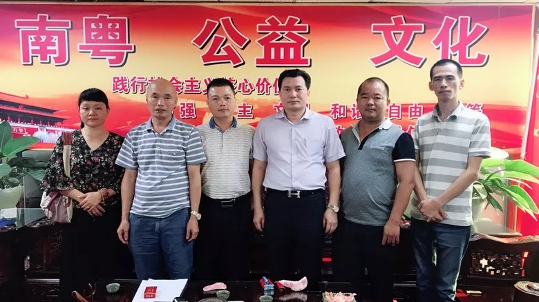 公益接力，我们一路砥砺奋进