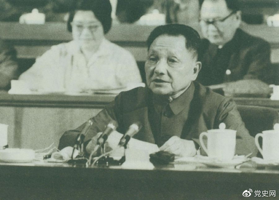 党史百年天天读 ·8月18日