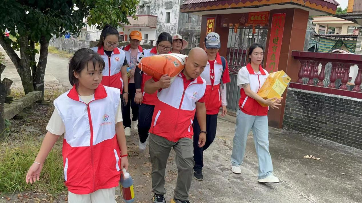 铭记历史守初心 致敬英雄传温情 