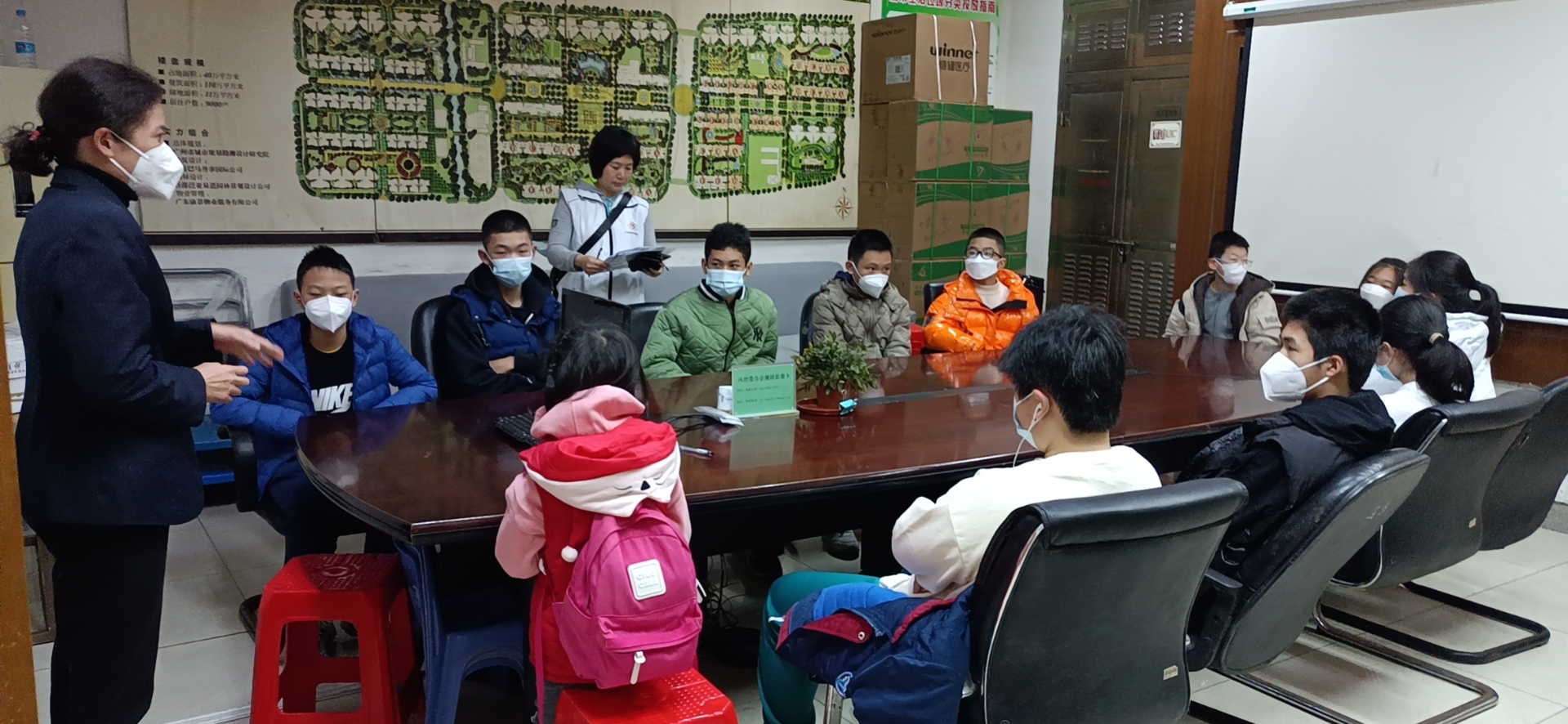 模拟人生四十载,智慧点亮未来路——广东省南粤公益基金会青少年财商科普素质教育公益活动圆满举行
